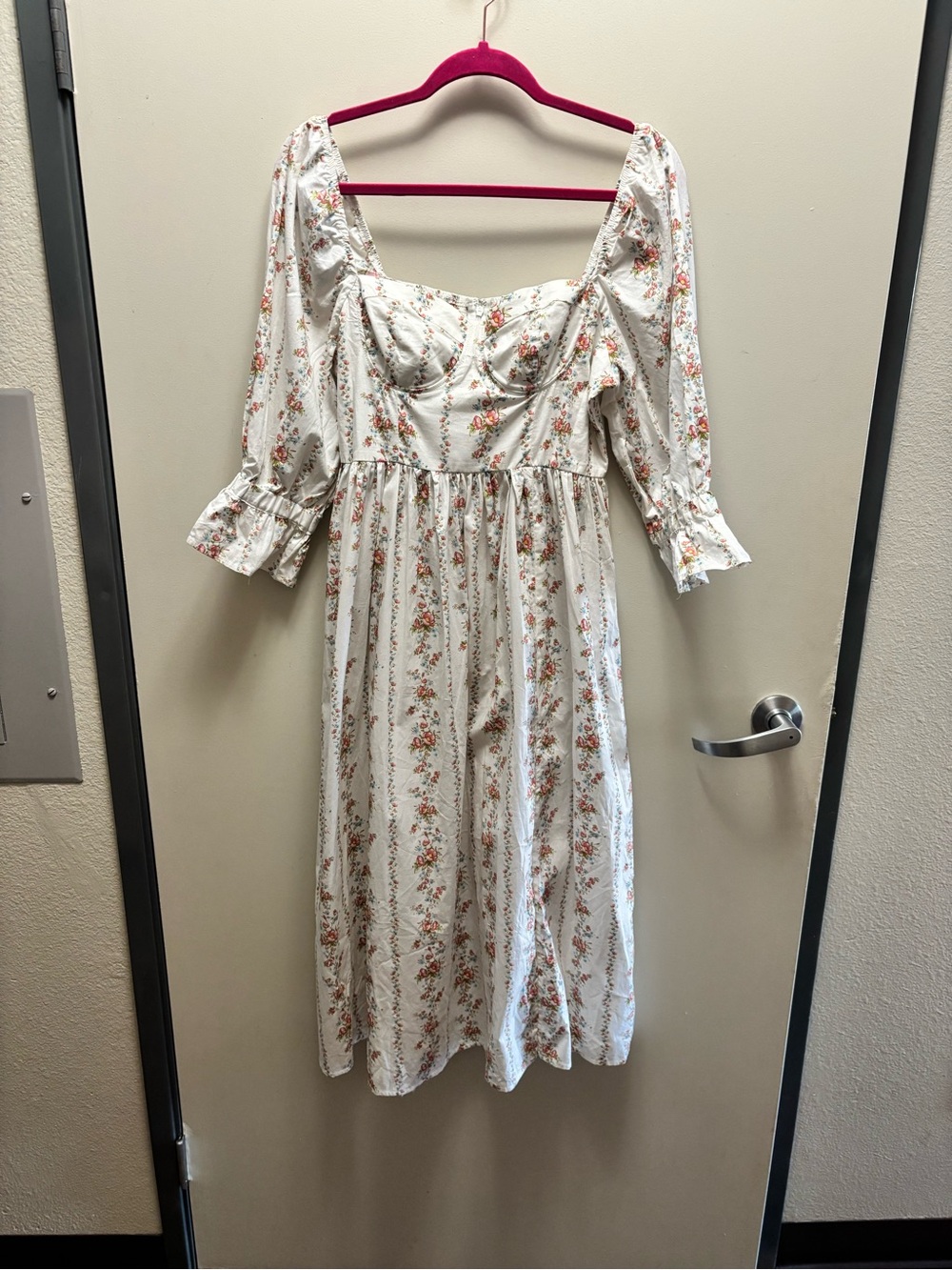 NWT Forever 21 cottagecore 100% cotton Floral Midi Dress with Puff Sleeves